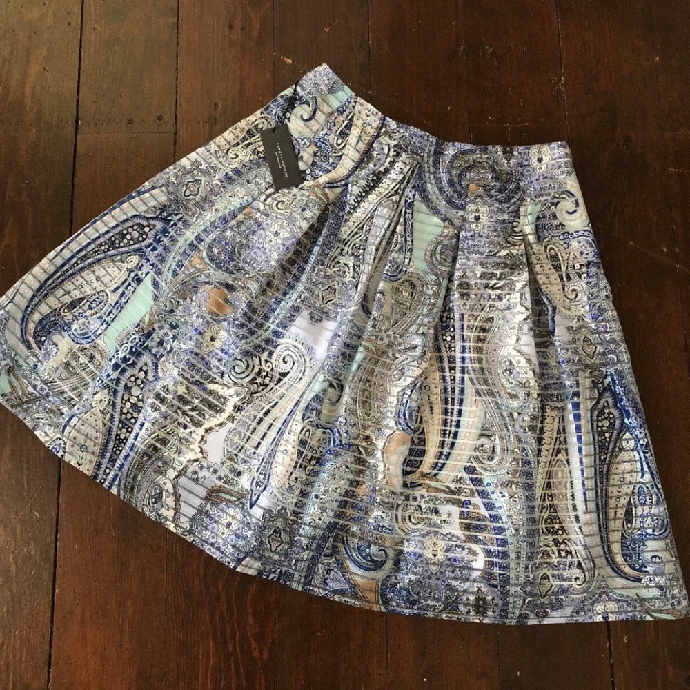 TOMMY HILFIGER SKIRT SIZE 8 NWT